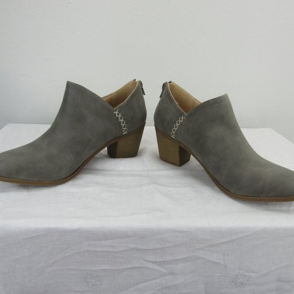 Journee Collection women's 9 Gray bootie No Box - Picture 3 of 8